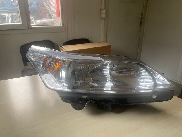 Citroen c4 2008 model sağ ön far sıfır yeni yan sanayi